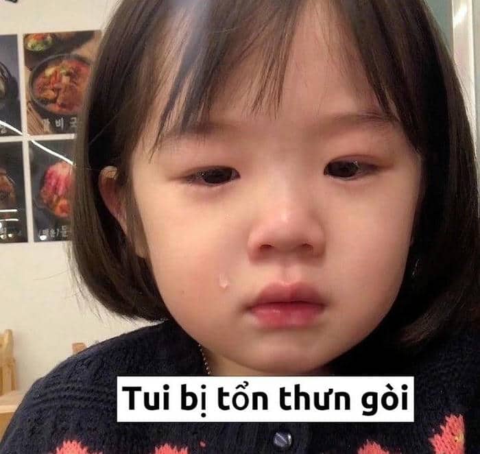 Hình ảnh meme em bé khóc