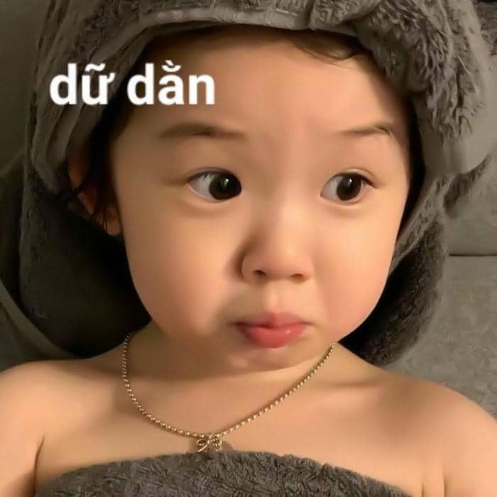 Bộ sưu tập 99+ ảnh meme liếc mắt siêu bẩn bựa nổi tiếng 11 Hình meme em bé liếc