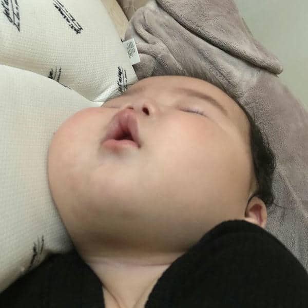 Meme chúc bé ngủ ngon cute