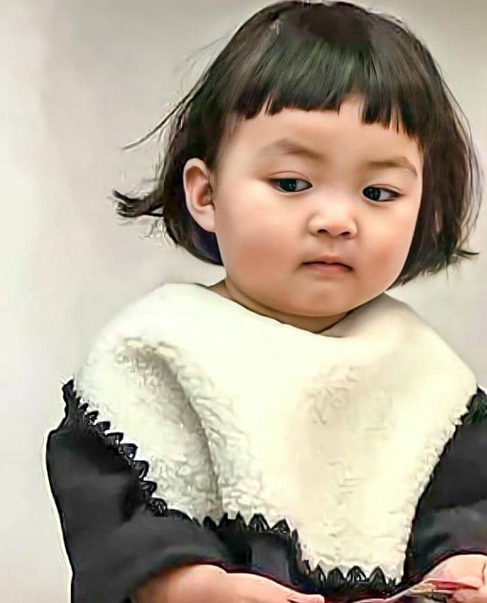 Bộ sưu tập 99+ ảnh meme liếc mắt siêu bẩn bựa nổi tiếng 21 Meme em bé liếc mắt cute