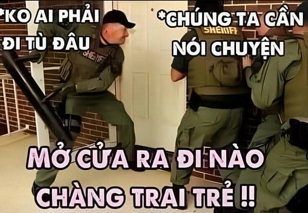 Meme fbi open the door